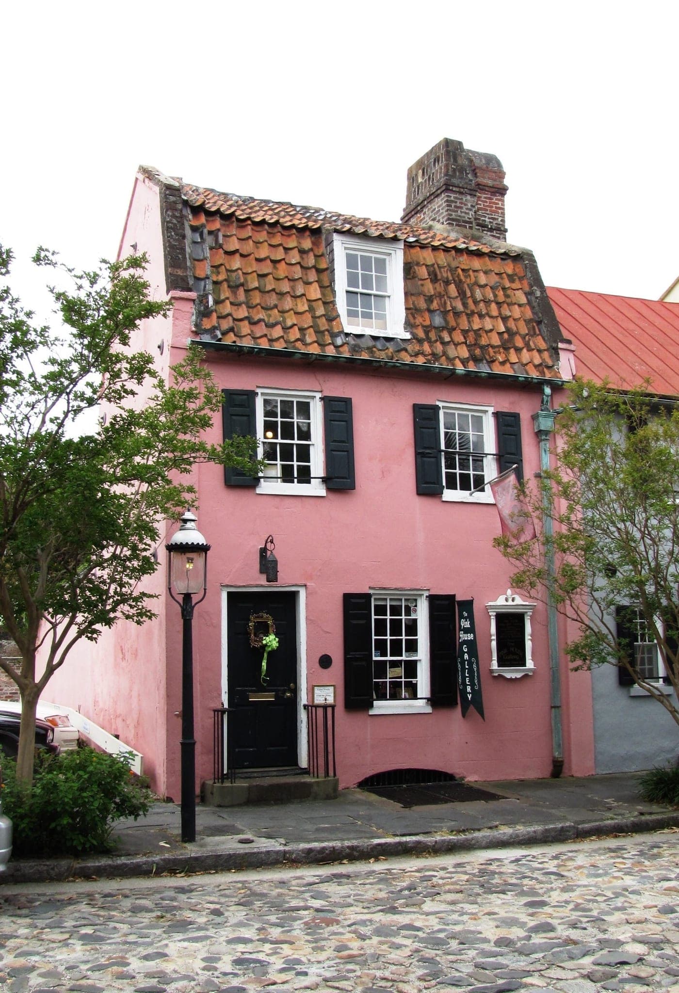 The Pink House on Chalmers Street — the oldest stone building in Charleston